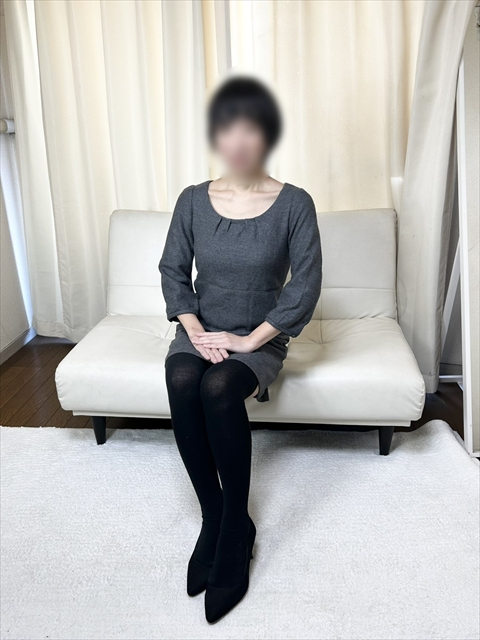 本日体験入店決定！体験入店割3000円引き！★オプションオールOKのスレンダー奥様『ちかこさん（40）』★